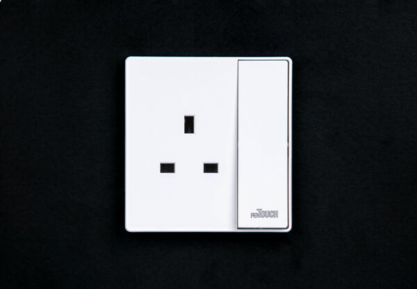 ULT-M0813BW — Retouch Switch & Socket
