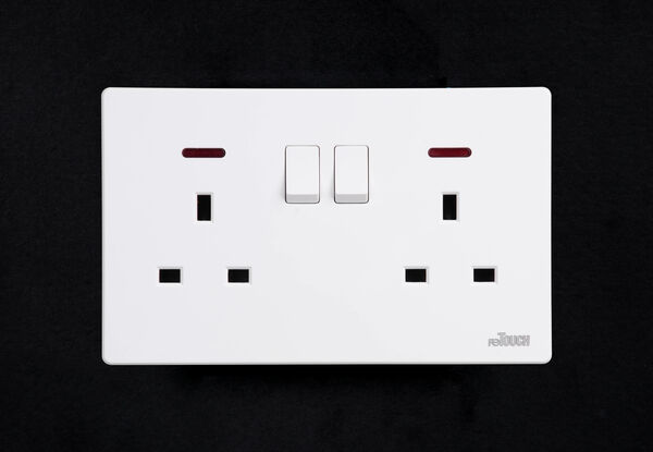 ULT-M08213W — Retouch Switch & Socket