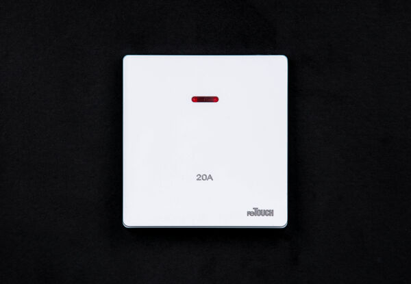 ULT-M20AW — Retouch Switch & Socket
