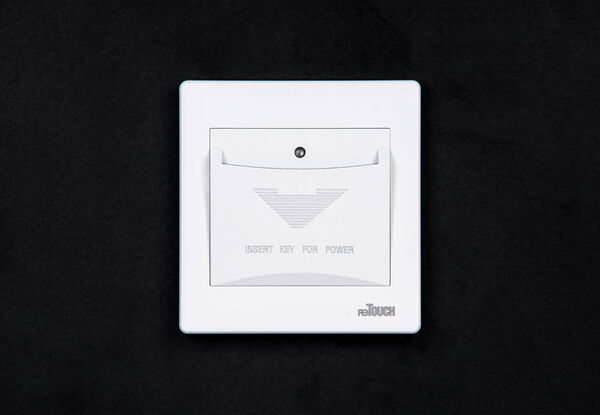 ULT-MK0CW — Retouch Switch & Socket